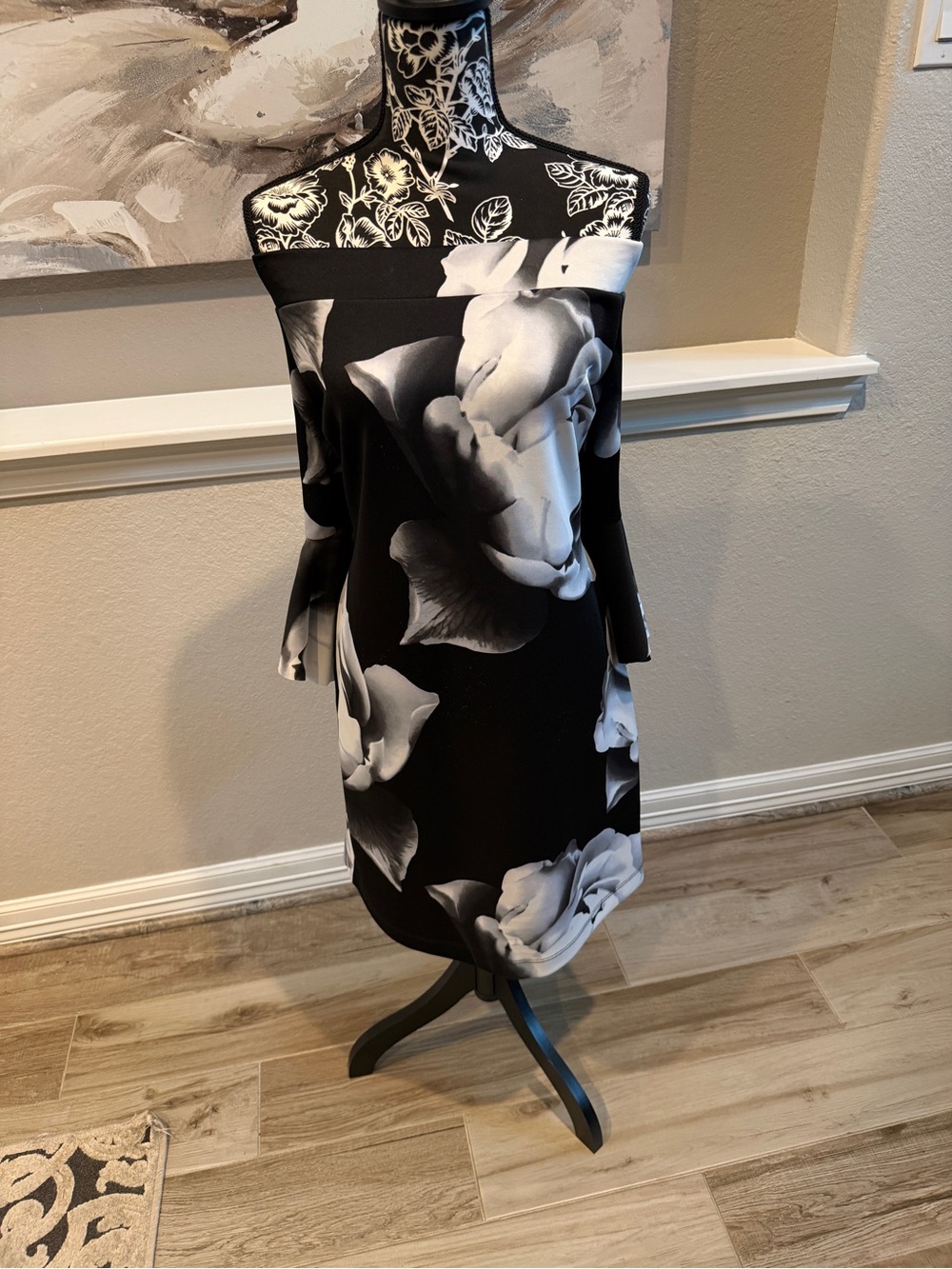 VENUS Black and White Floral Off-Shoulder Dress